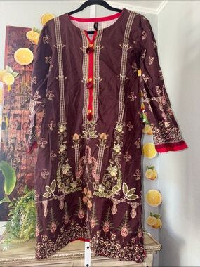 Size M Embroidered Brown & Red Kurta Tunic